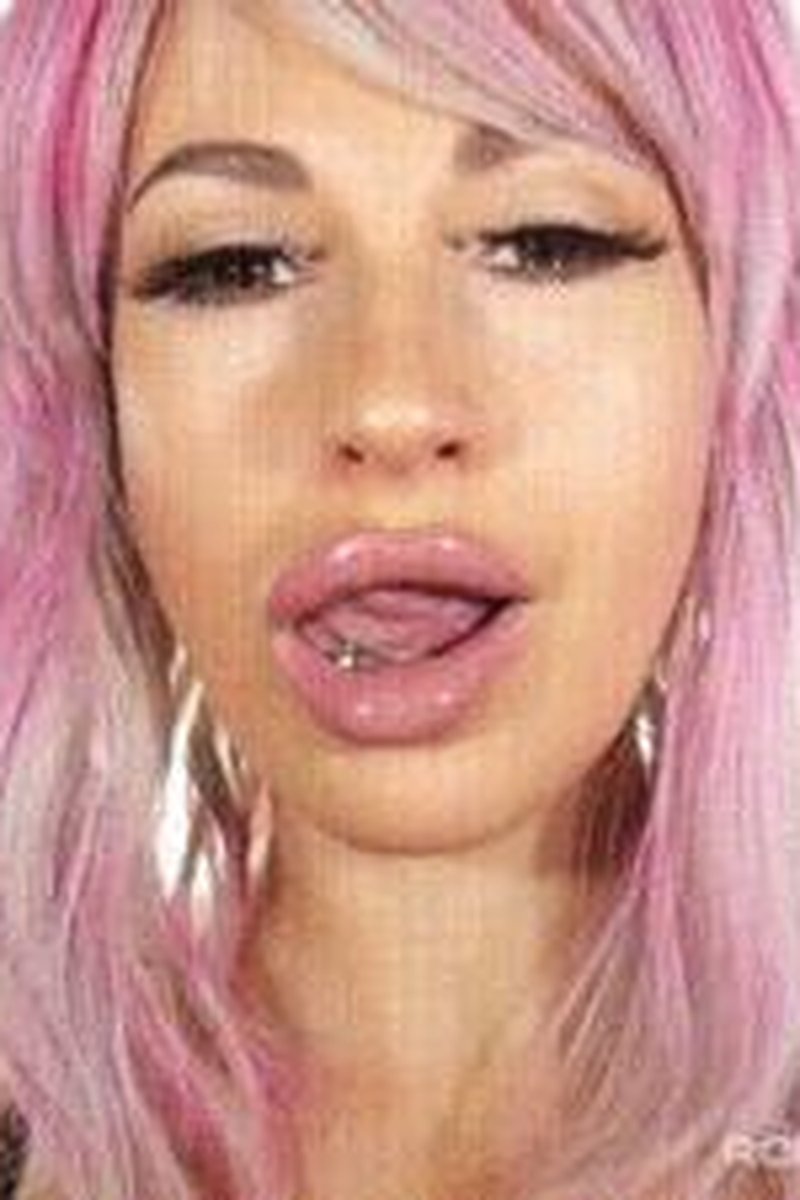 Lip Prints - Screenshot 1 of 4 - Body Worship
