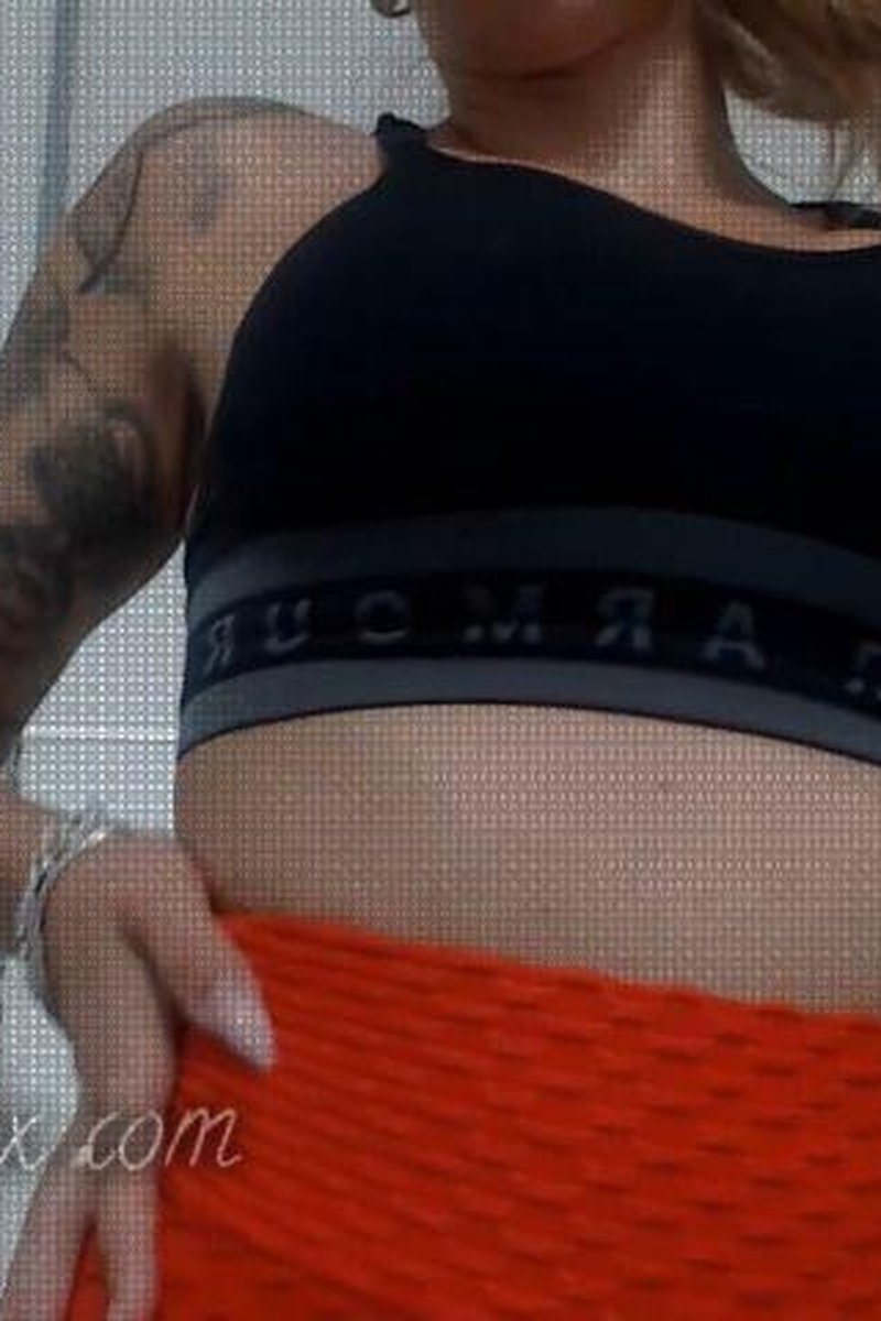 TP-manyvidsspanishfindomsonia-obsessed-with-my-leggings-spanish-audio