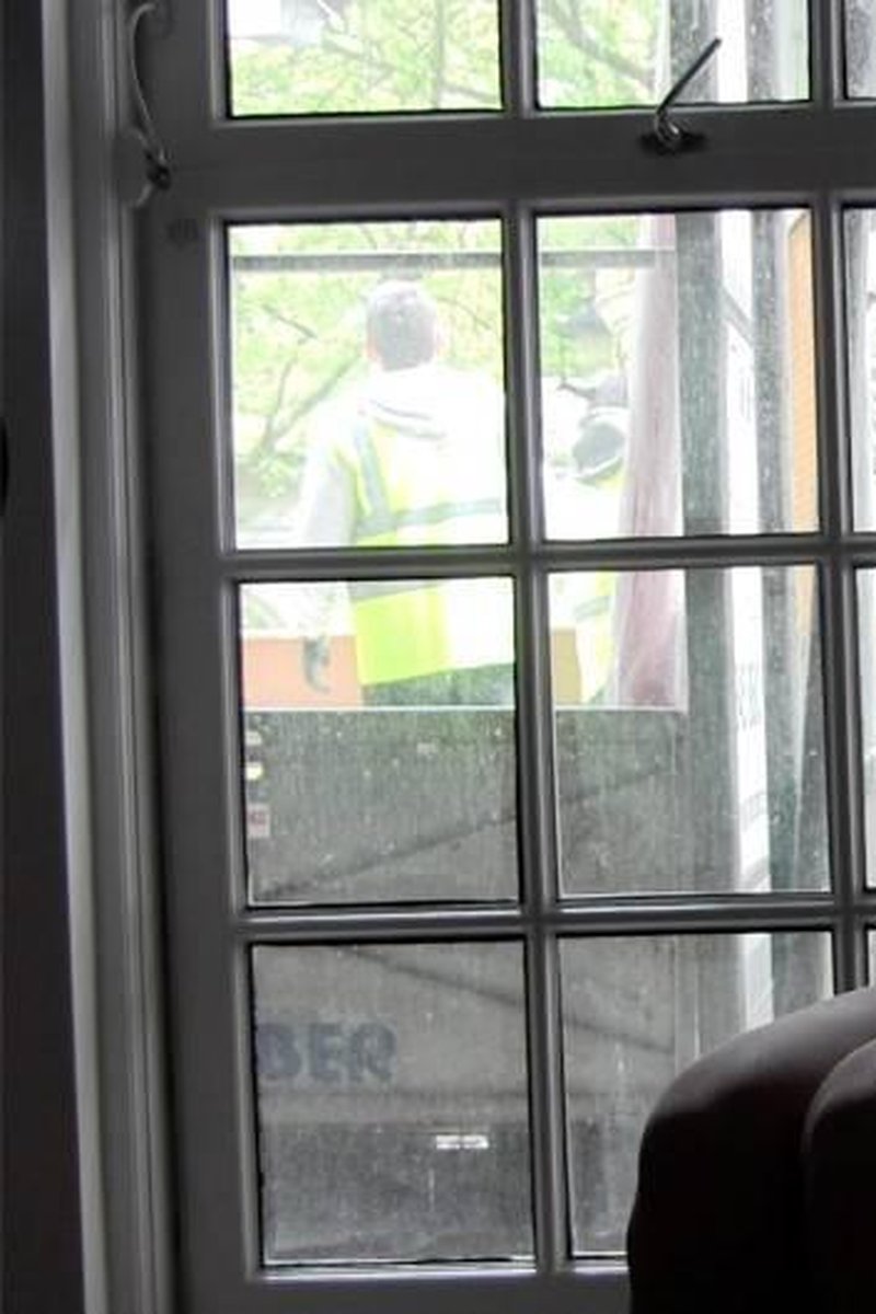 Construction Workers - Screenshot 1 of 4 - Fingering