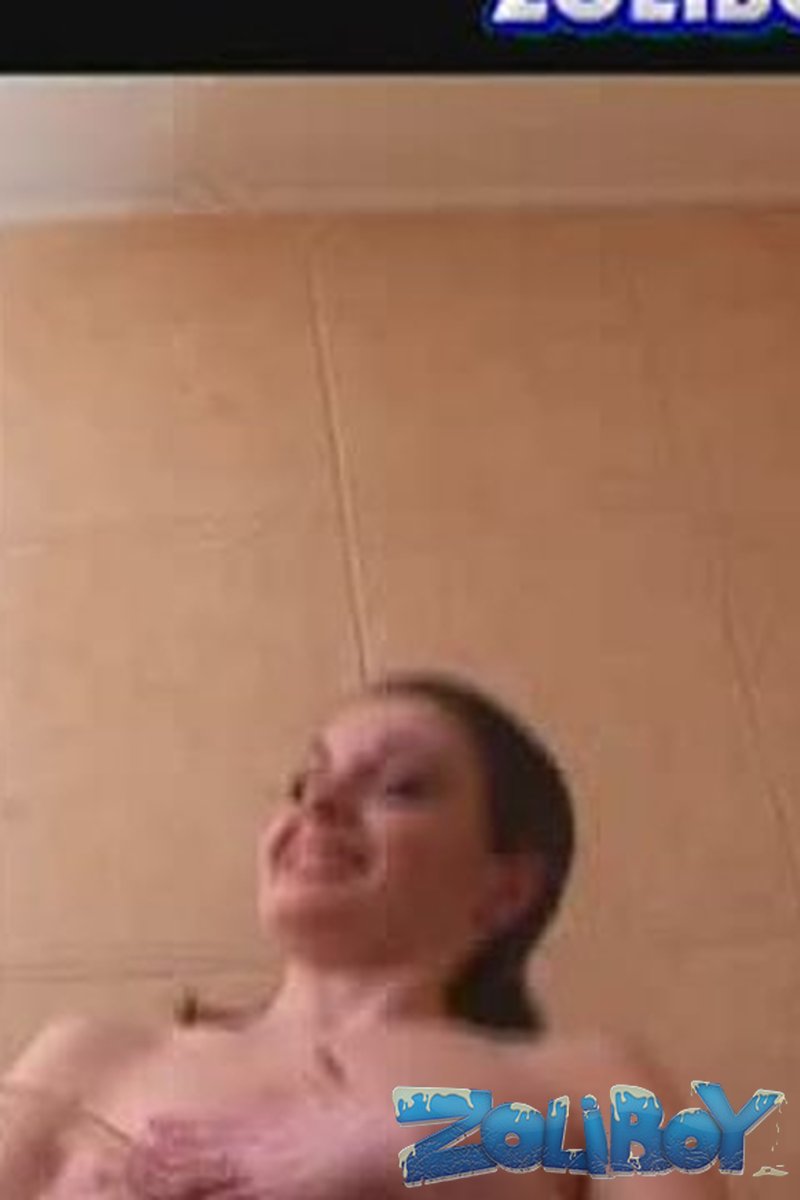 Pee with Nelli - Screenshot 1 of 4 - Brown Hair