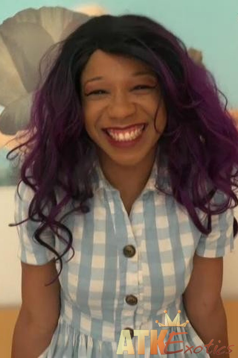 Cupcake Sinclair - Interview - Screenshot 1 of 4 - Cupcake Sinclair