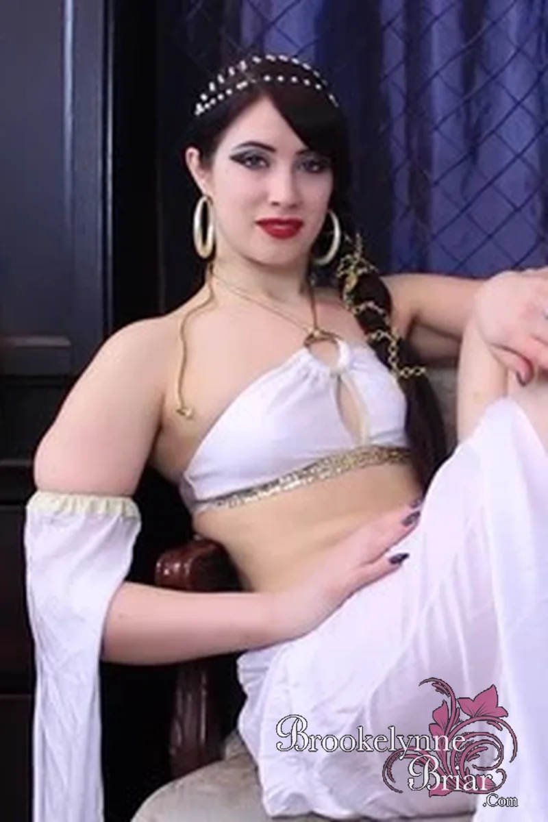 Stroke for Your Goddess - Screenshot 1 of 4 - Costume