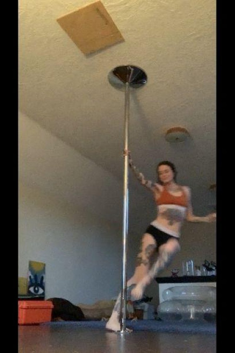 Pole Practice DEC2020 - Screenshot 1 of 4 - Dancer