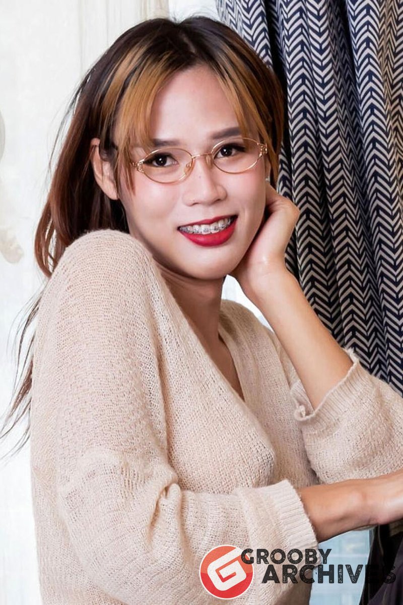 Play With Ploy! - Screenshot 1 of 4 - Asian