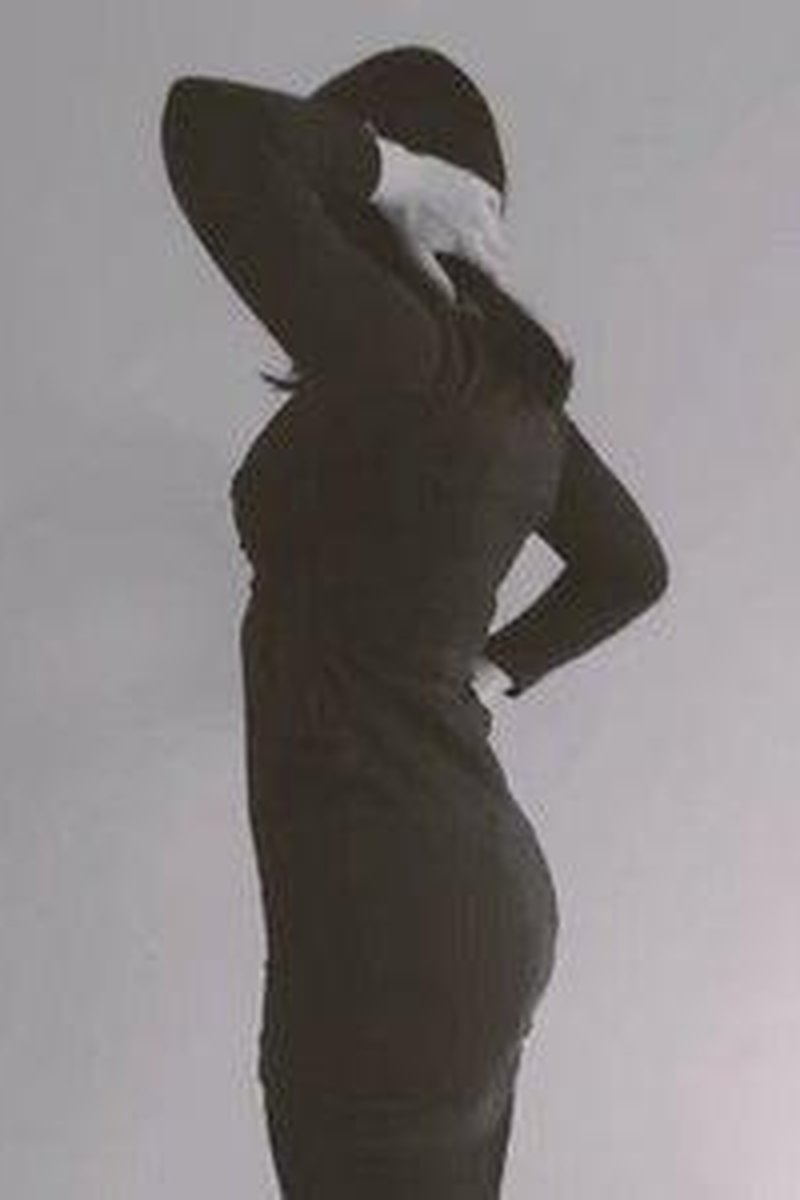 Vintage Striptease - Screenshot 1 of 4 - Garter Belt