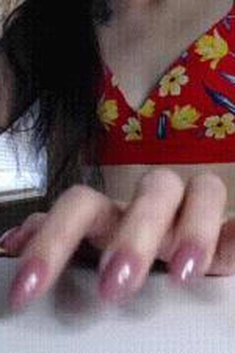 Fingernail Tapping - Screenshot 1 of 4 - Fetish