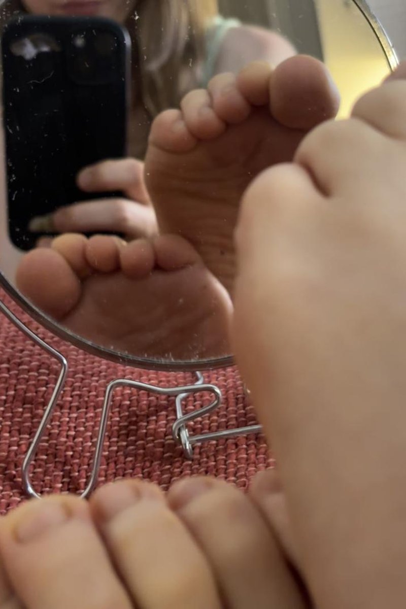 2X1 - Screenshot 1 of 4 - Foot Fetish