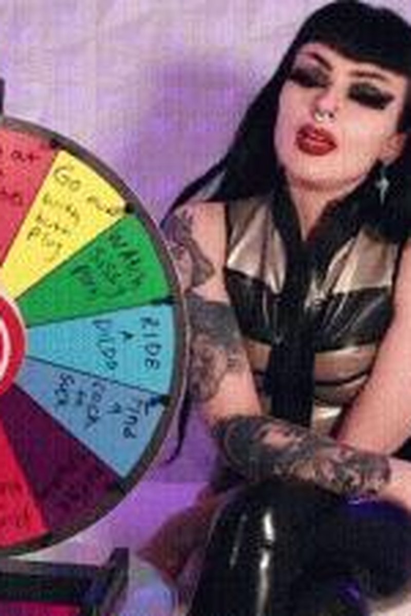 Sissy Chance - Screenshot 1 of 4 - Cross Dressing