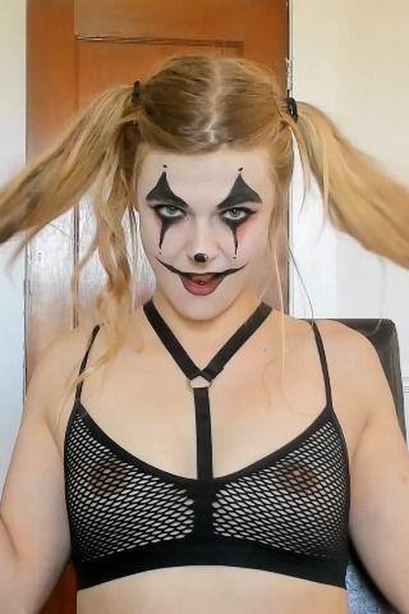 Play Time - Screenshot 1 of 4 - Cosplay