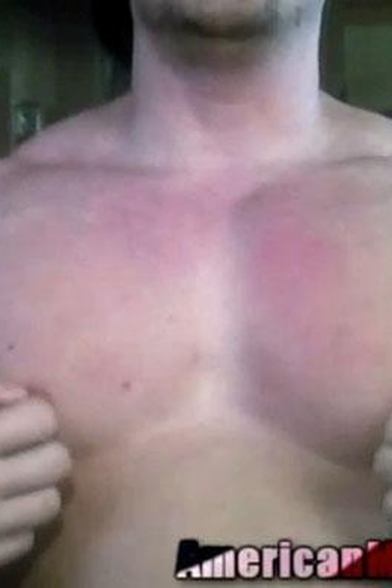 Pec Bounce & Nipple Flex - Screenshot 1 of 4 - Muscular