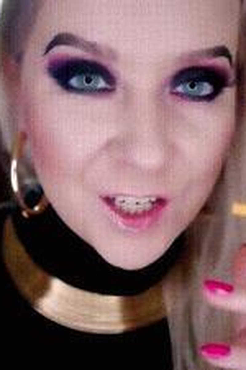 Triggered - Screenshot 1 of 4 - Smoking