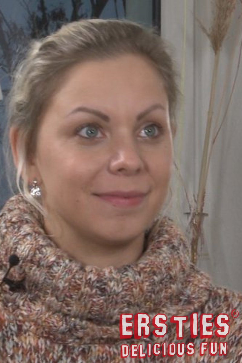 Interview with Julia P. - Screenshot 1 of 4 - European