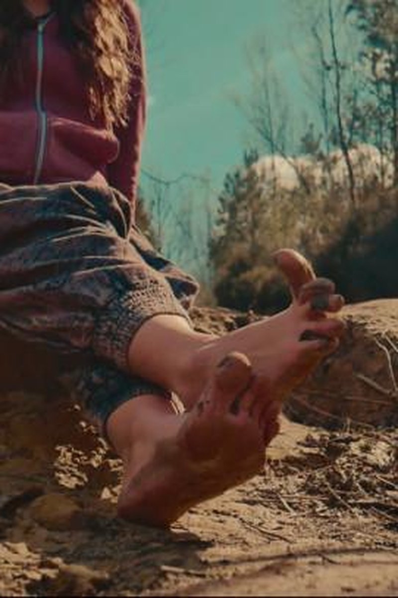 Barefoot - Screenshot 1 of 4 - Foot Fetish