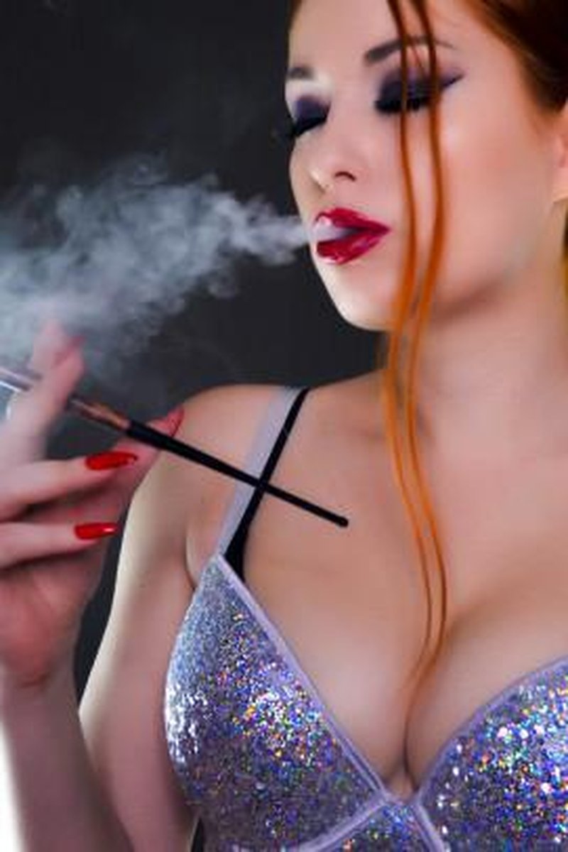 Cigarette Holder Erotic Smoking Fhd - Screenshot 1 of 4 - Fetish