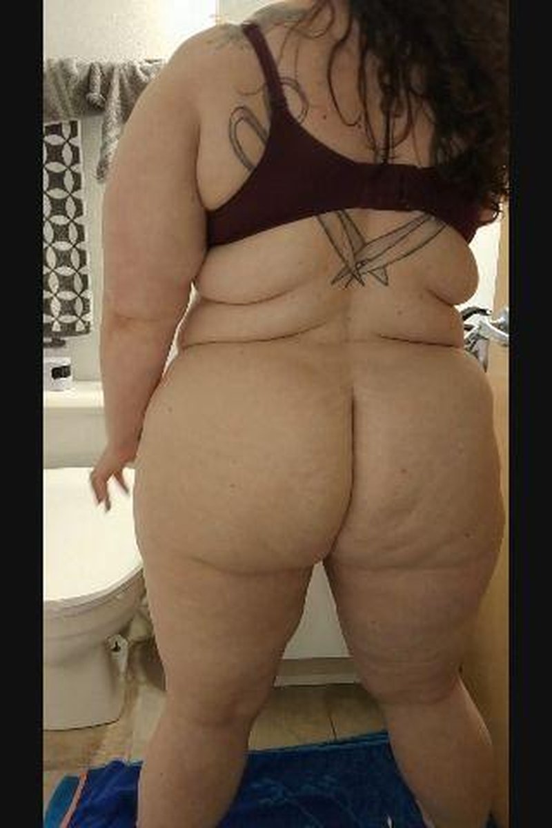 Pee Compilation - Screenshot 1 of 4 - BBW