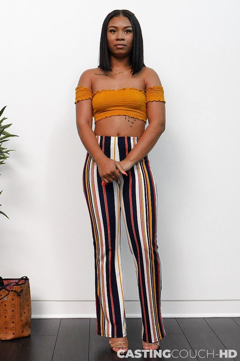 Bubble Butt Spinner - Screenshot 1 of 4 - Ass Fetish