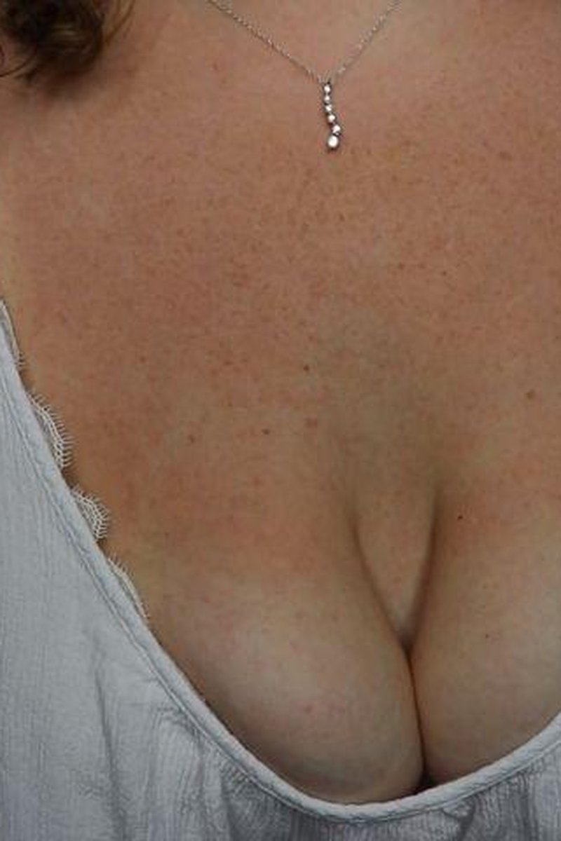 Different Needs Hands Free - Screenshot 1 of 4 - BBW