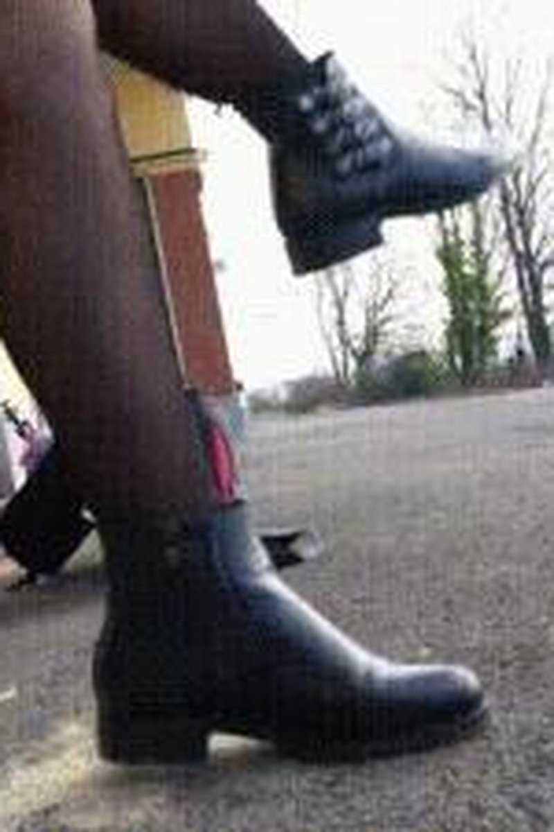 Boot Domination, Bread Food Crushing Under Her Power Boot Soles - Screenshot 1 of 4 - Boots