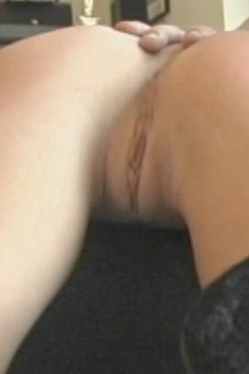 Petra Paddled - Screenshot 1 of 4 - BDSM