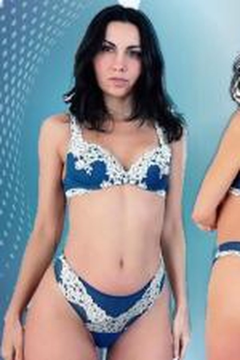 Slave Resolutions - Screenshot 1 of 4 - Ass Worship