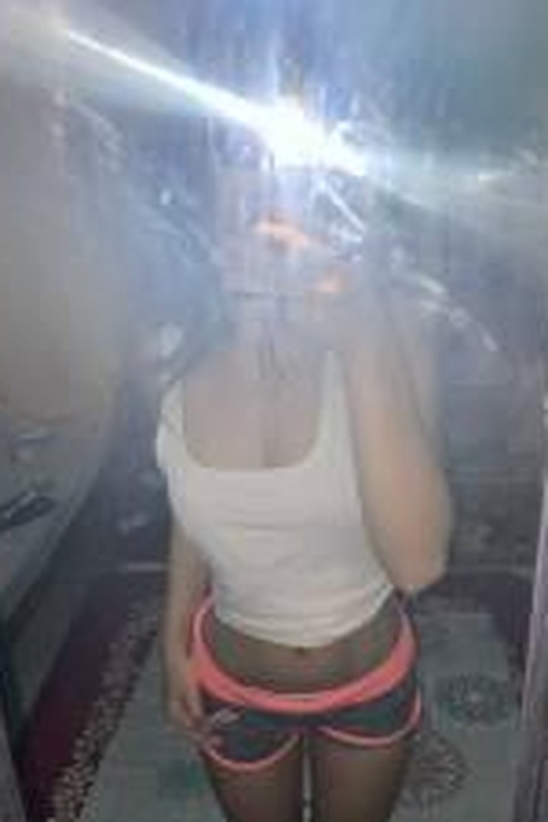 Teaser/Nude - Screenshot 1 of 4 - 20-23 Years Old