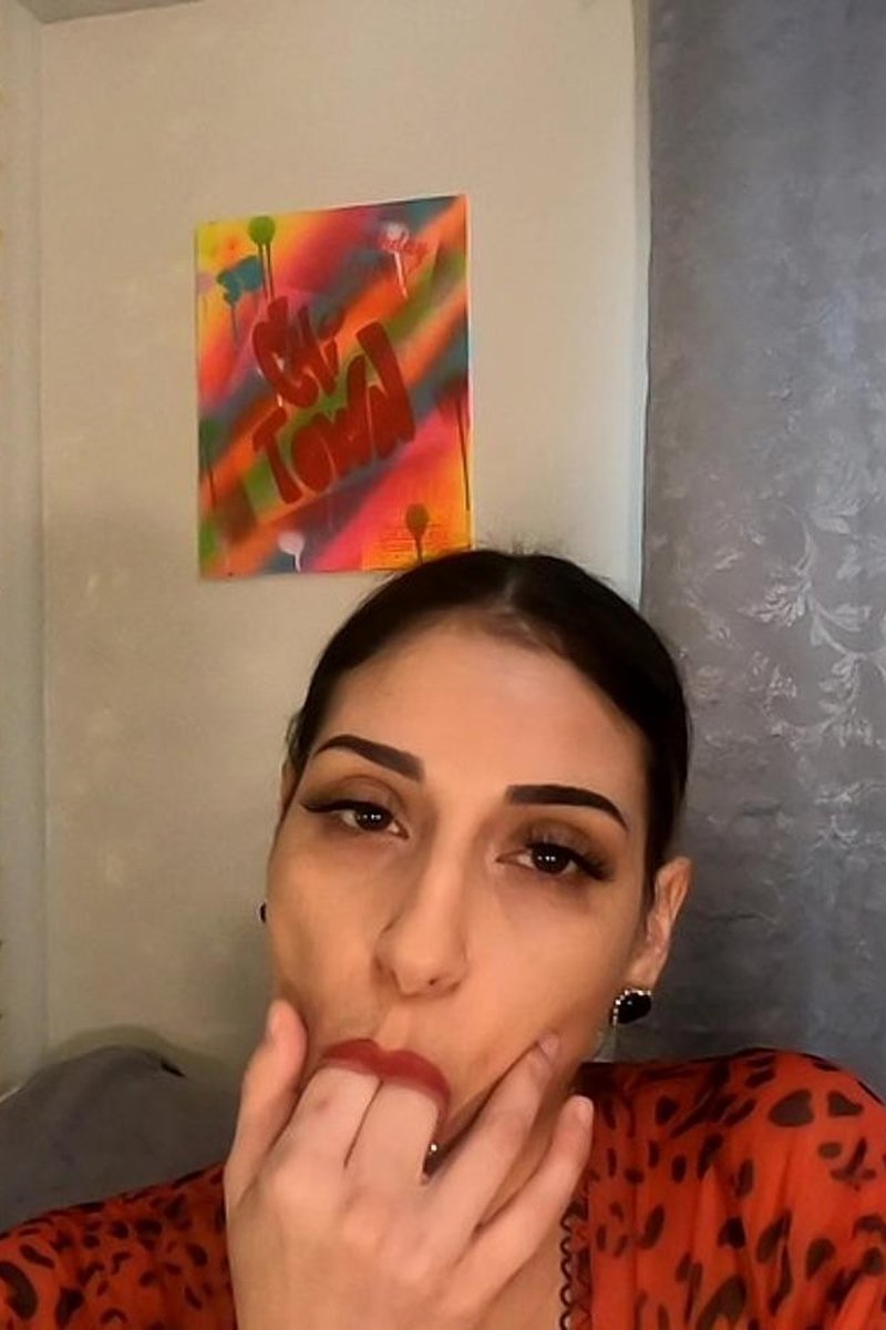 The Diva Eats - Screenshot 1 of 4 - Ass Fetish