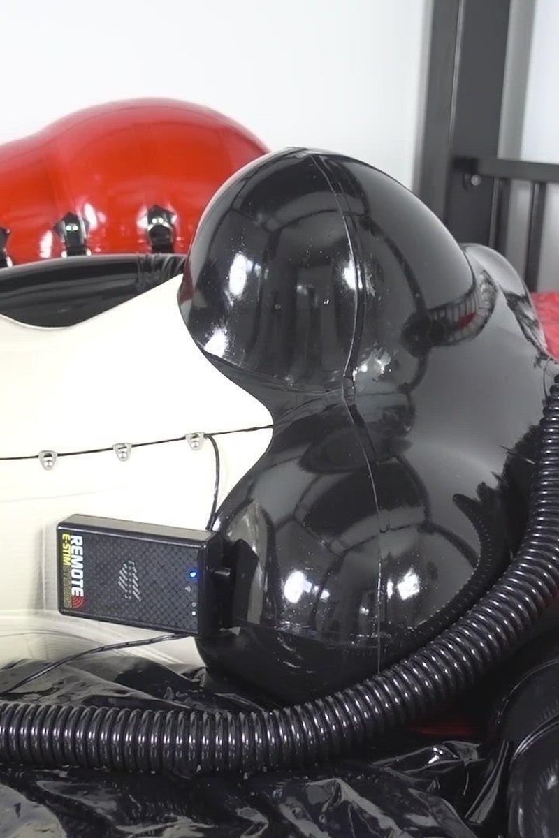 The E-Stimulation Orgasm - Screenshot 1 of 4 - Latex