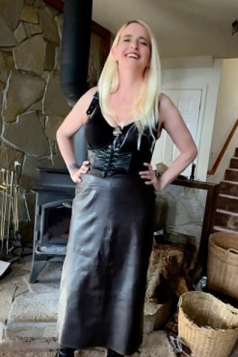 Leather Fetish - Screenshot 1 of 4 - Boots