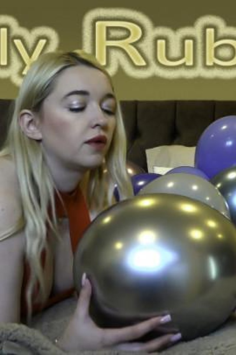 Loudly Rubbing - Screenshot 1 of 4 - Blonde Hair (Female)
