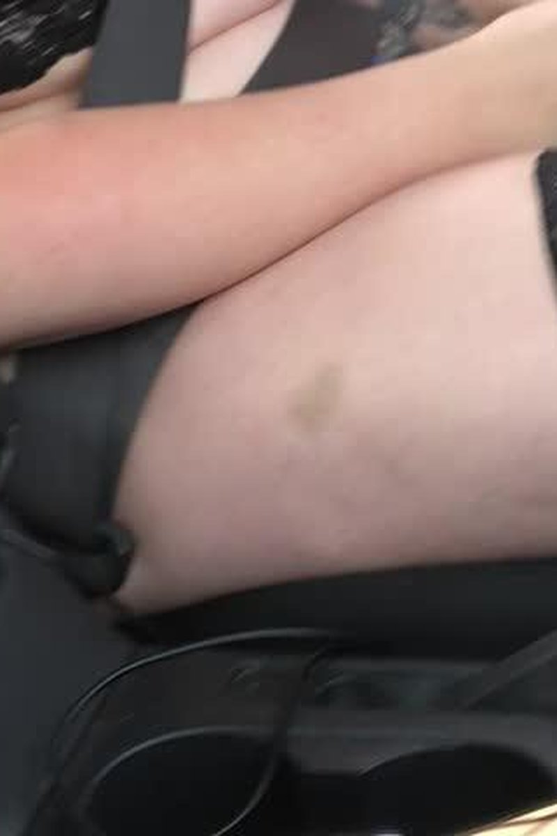 2 Girl Wendy's Drivethru Tease - Screenshot 1 of 4 - Bitch