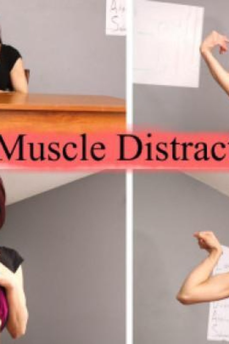 Muscle Distraction - Screenshot 1 of 4 - Bodybuilder