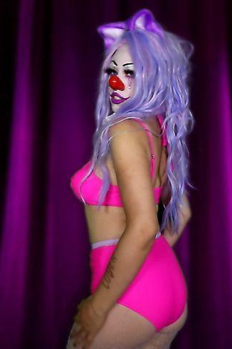 Social Rejects Love Kitzi Klown - Screenshot 1 of 4 - Cosplay