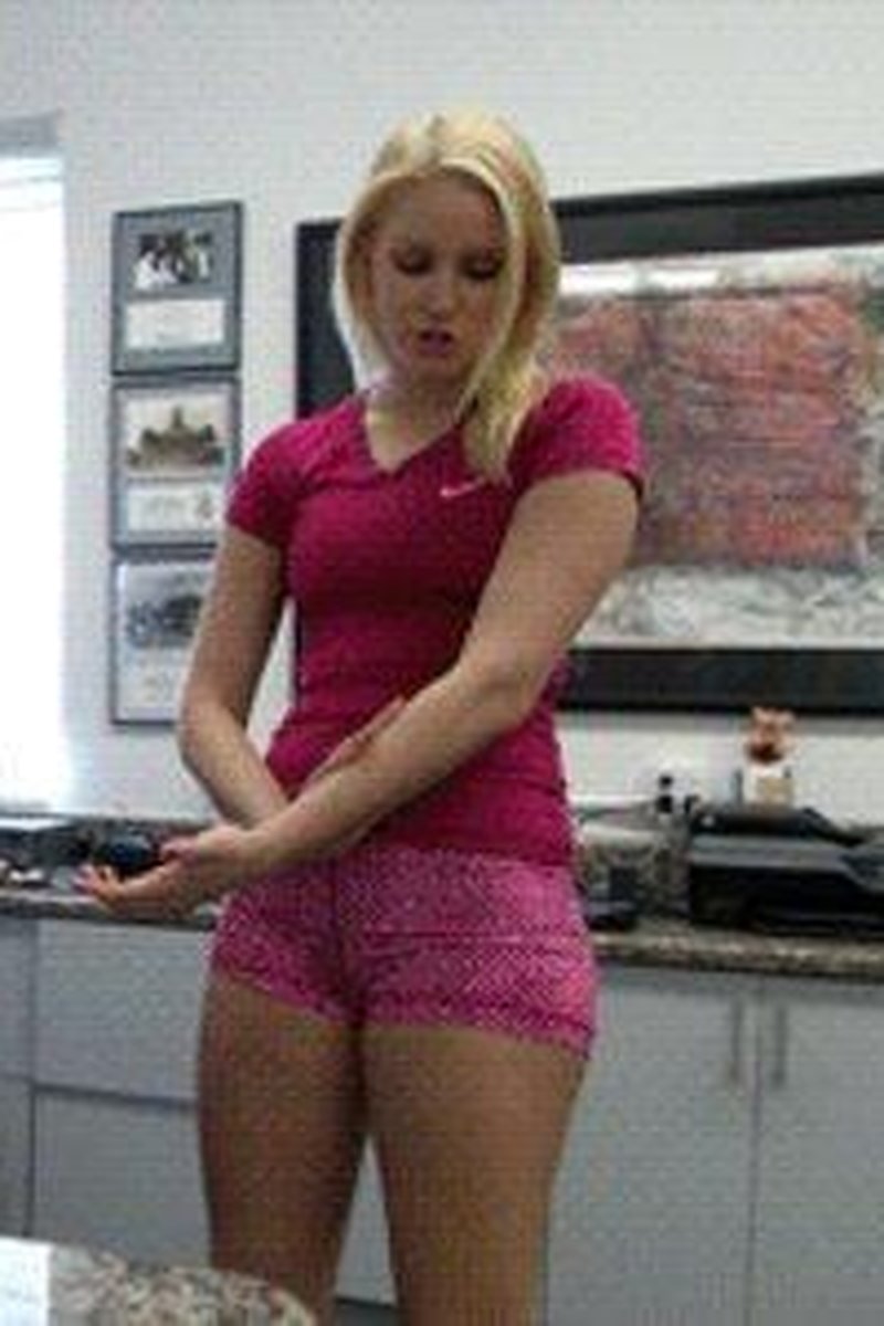 Vanessa Cage in My Gym Diapers - (Iphone) - Screenshot 1 of 4 - Diaper
