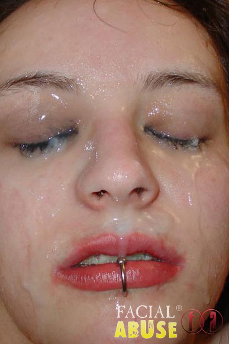 Anika - Screenshot 1 of 4 - Blowjob