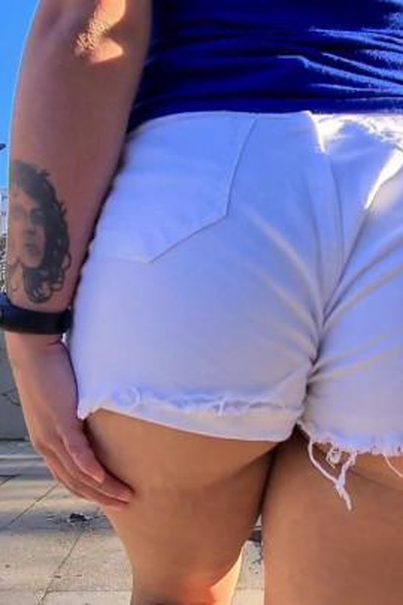 White Booty Magic - Screenshot 1 of 4 - Ass Worship