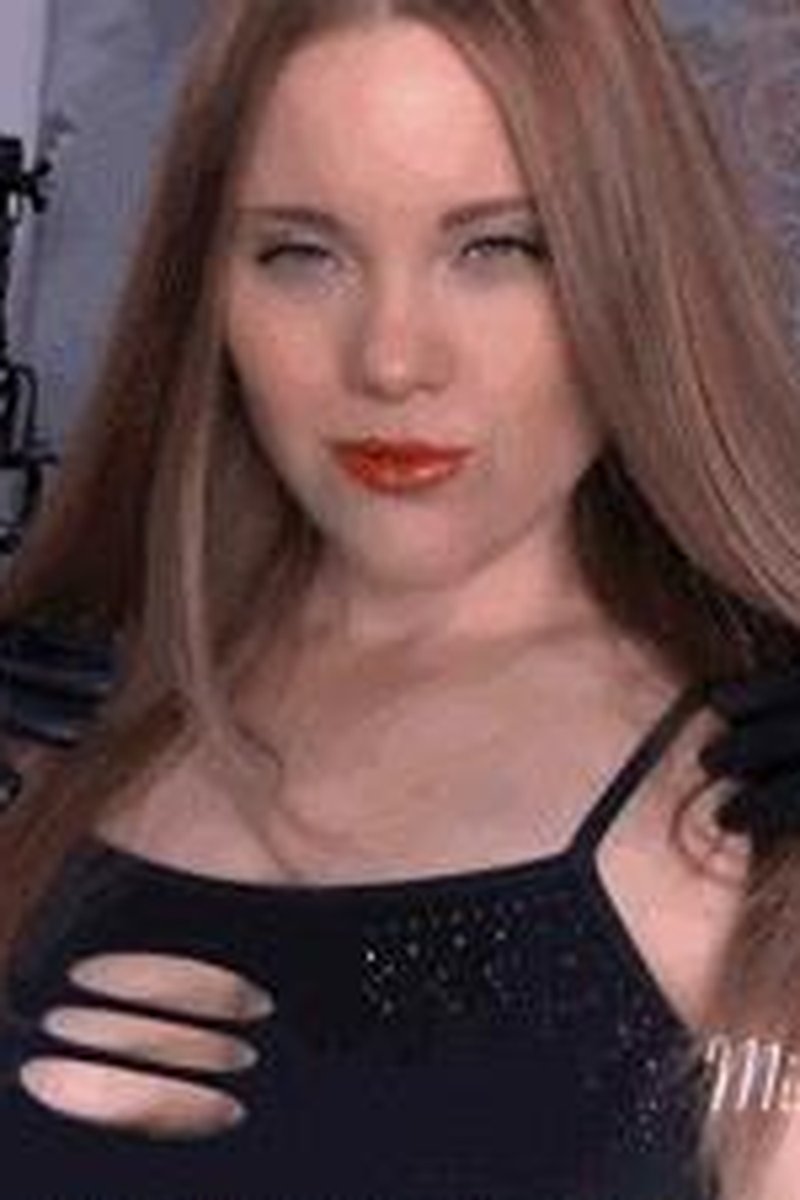 Dangerous Game - Screenshot 1 of 4 - Blonde Hair (Female)
