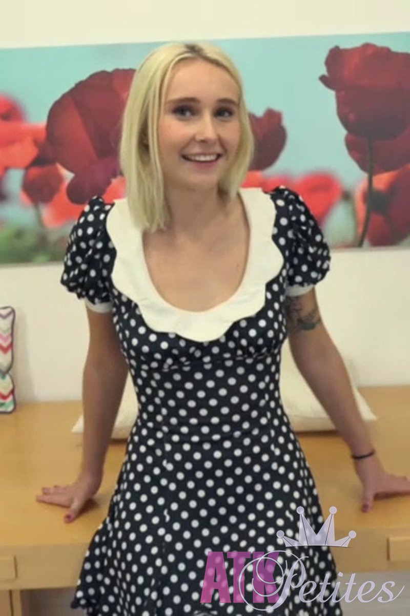 Peyton Coast Interview - Screenshot 1 of 4 - Blond Hair