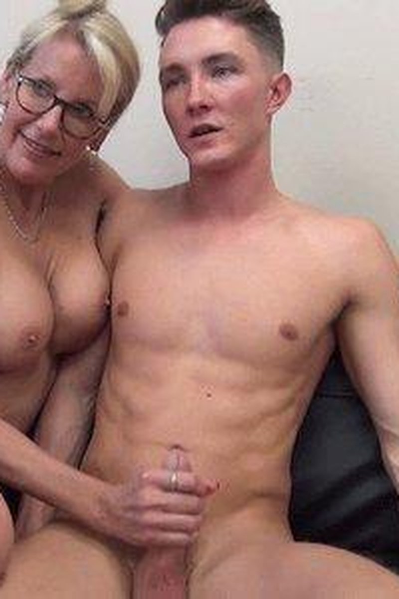 Watching Porn with Step-Mom Wmv - Screenshot 1 of 4 - All Sex