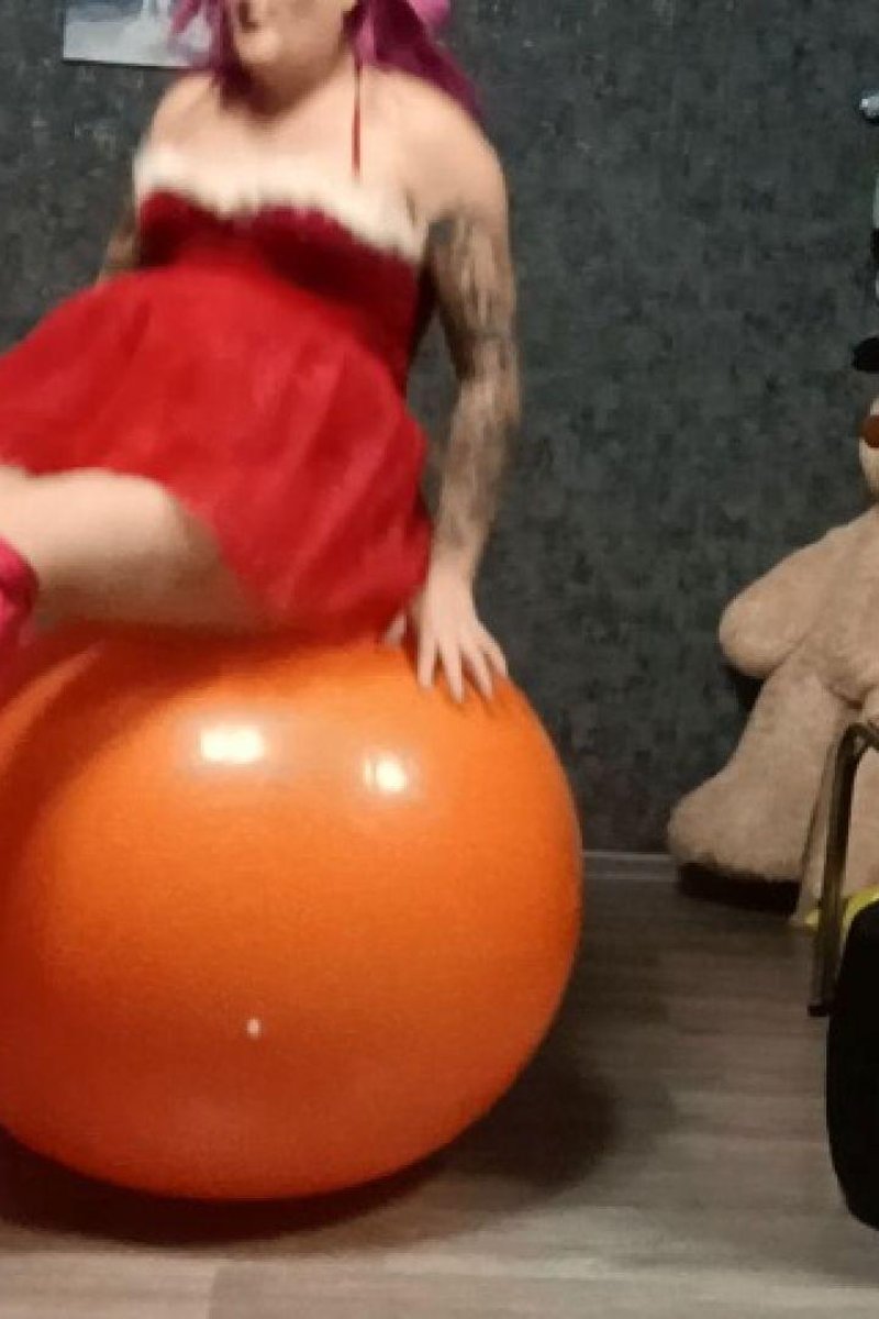 Cando Orange Ball Jumping - Screenshot 1 of 4 - Ball Fetish