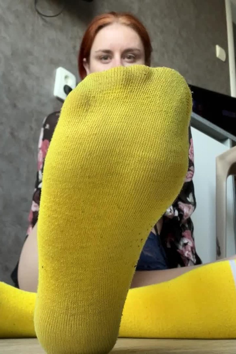 Knee High Socks! - Screenshot 1 of 4 - Foot Fetish