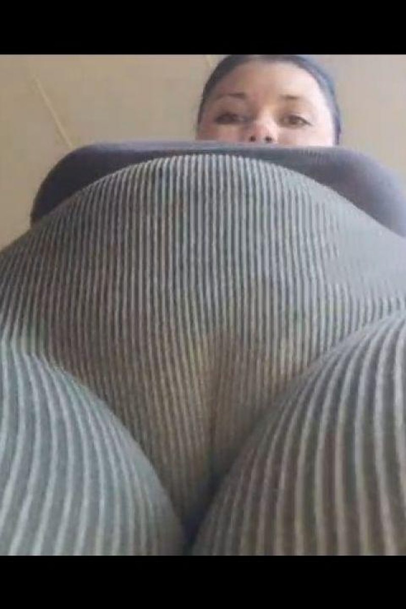 Leggins Cameltoe - Screenshot 1 of 4 - Babes
