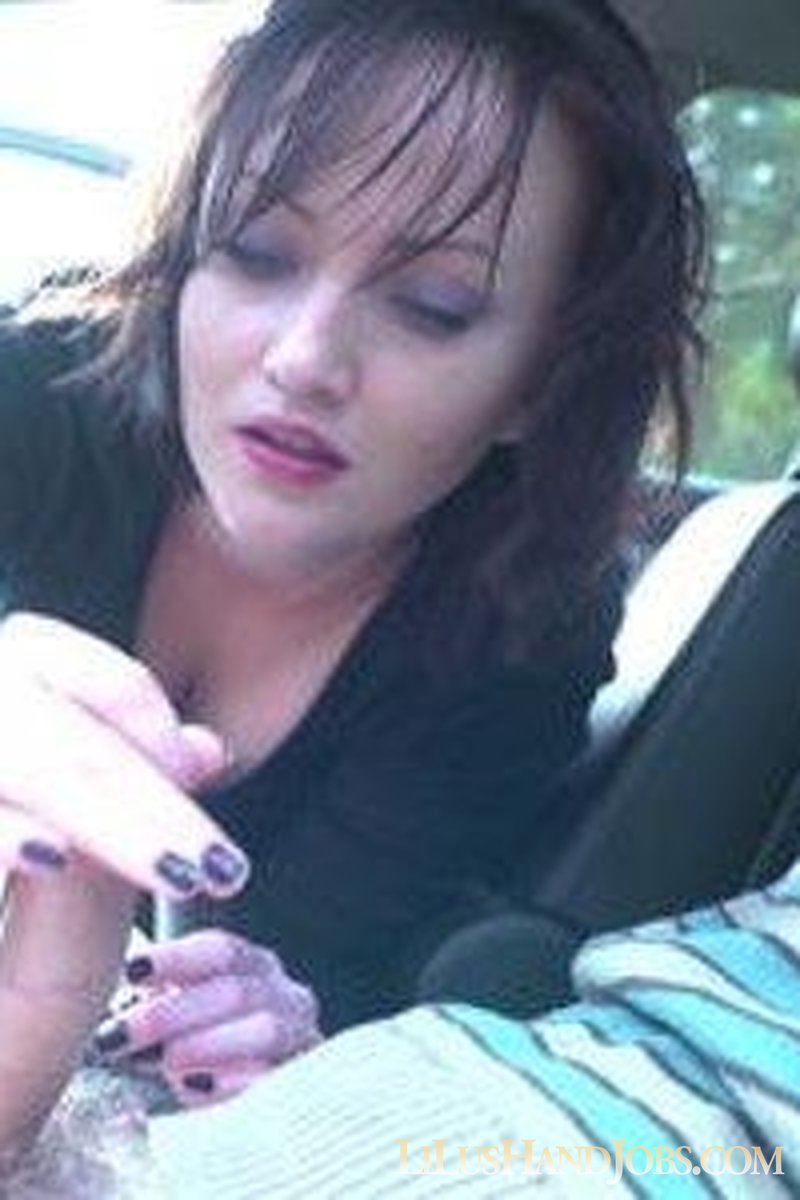 Handjob in a Car - Wmv - Screenshot 1 of 4 - Miss Lilu