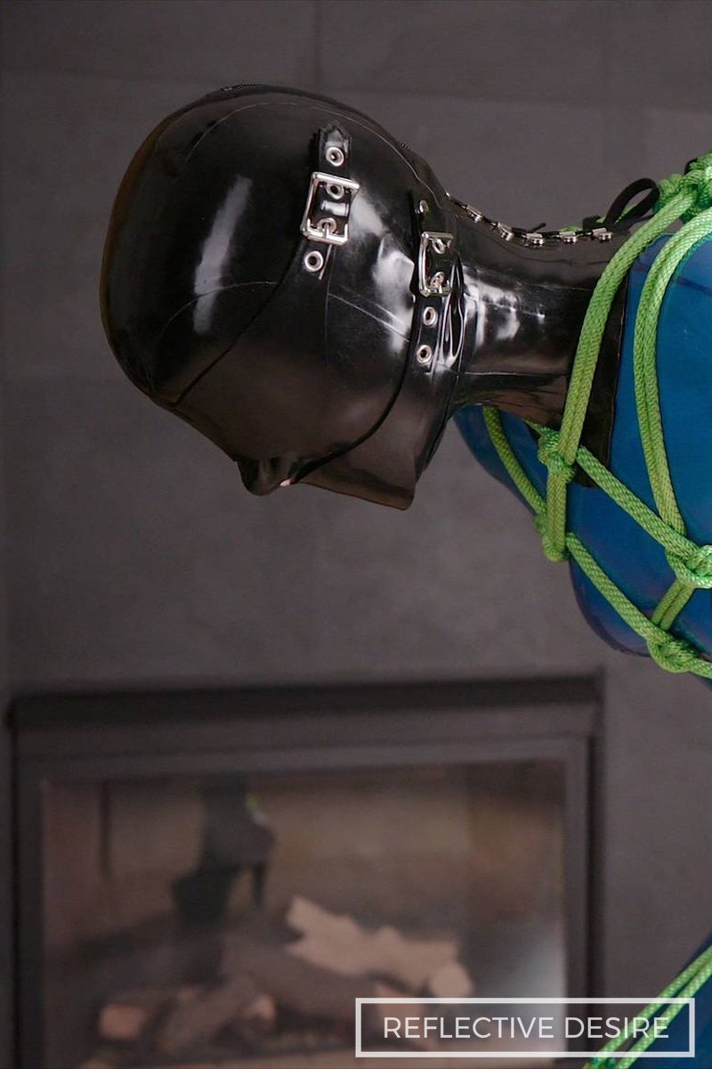 My Hero - Screenshot 1 of 4 - Bondage