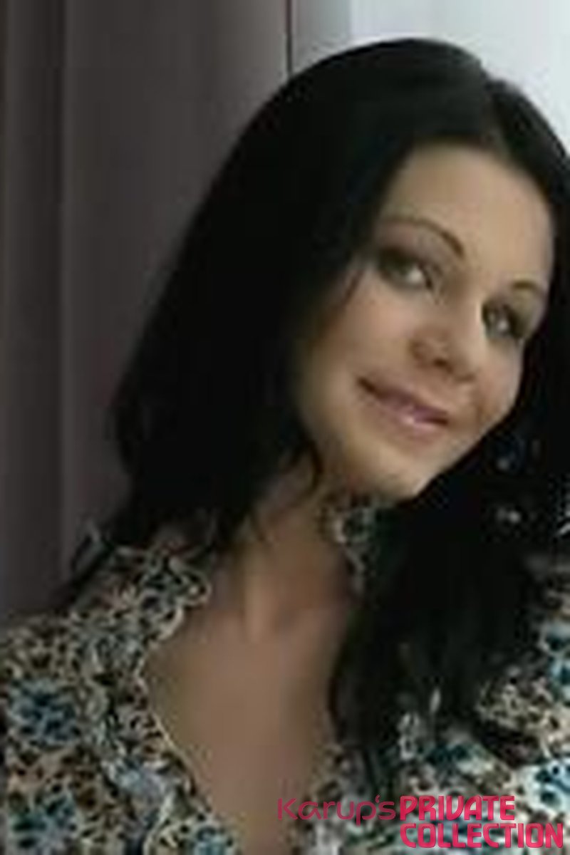 Suzy - Screenshot 1 of 4 - Suzy White