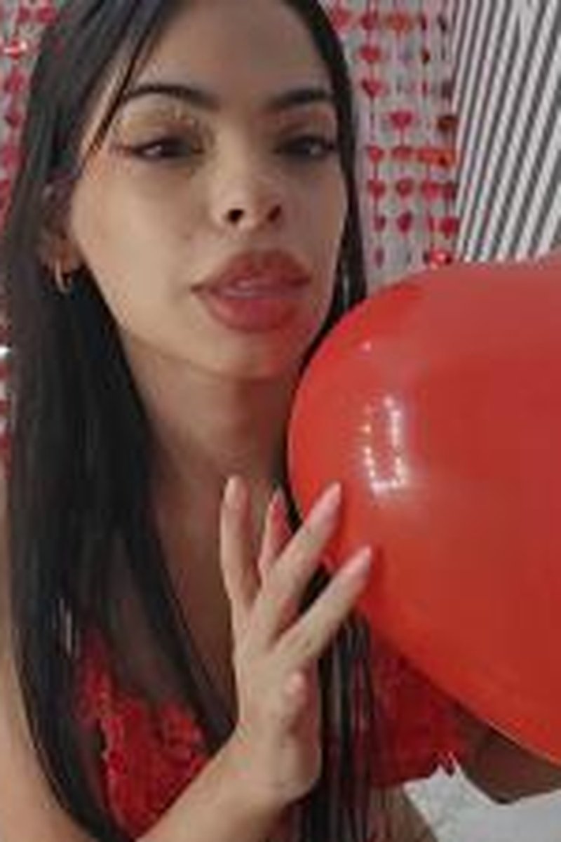 Inflating Balloons Valentine's Day - Screenshot 1 of 4 - Balloon Fetish