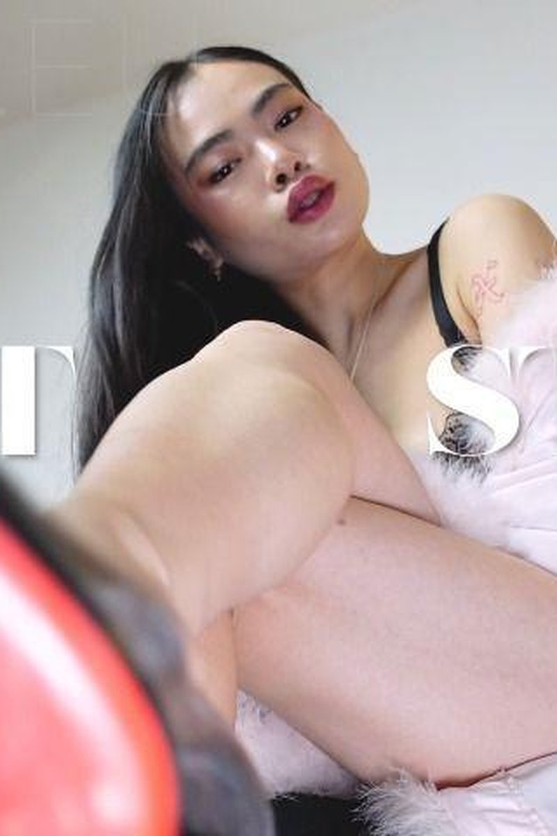 Footstool - Screenshot 1 of 4 - Foot Fetish