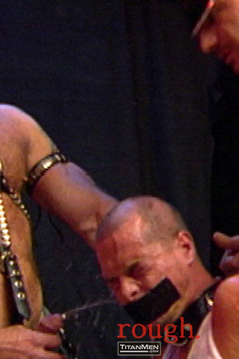 FIST DOGS (1 of 4) - Screenshot 1 of 4 - BDSM