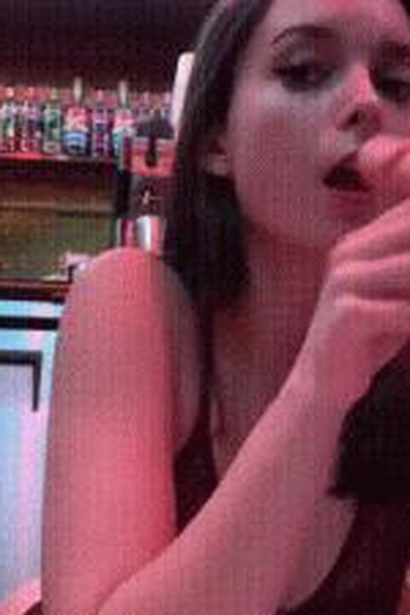 Bikini Barista Blows Dildo In The Stand - Screenshot 1 of 4 - Amateur