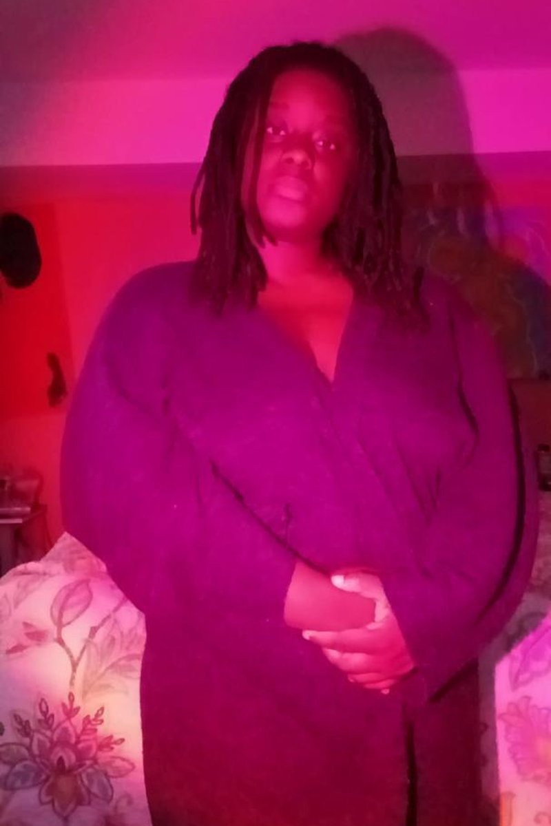 Fishnets Bed Tease - Screenshot 1 of 4 - Bed Tease
