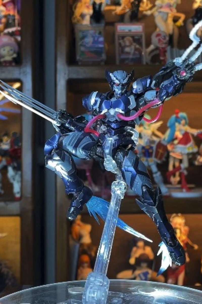 Tech-On Avengers Wolverine S.H. Figuarts Figure Showcase - Screenshot 1 of 4 - Actionfigures